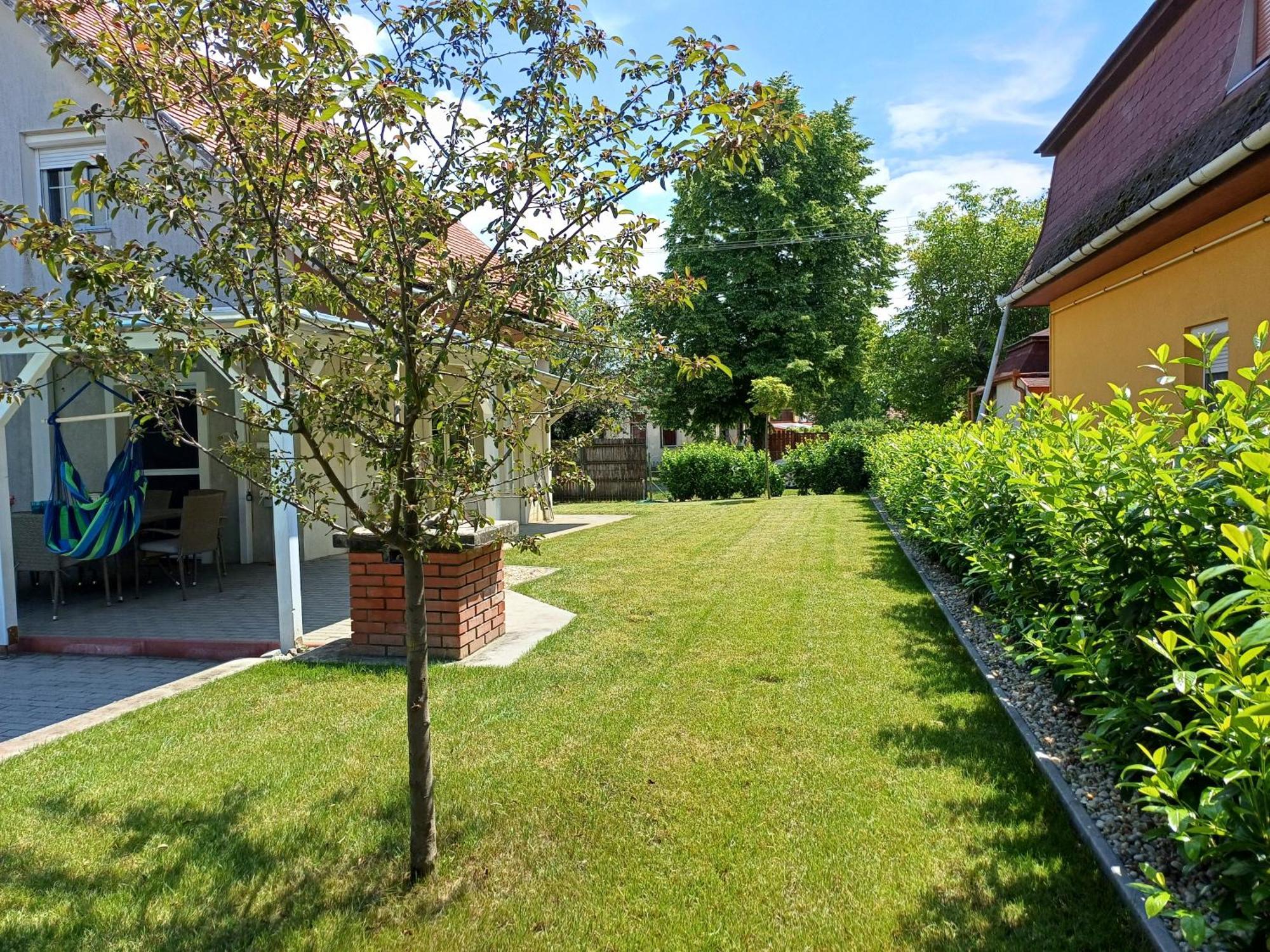 Villa Oliva 8 Fos Balatoni Nyaralo Balatonakarattya Exterior foto
